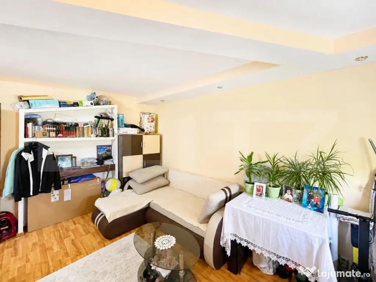 Apartament cu 2 camere decomandat în Sărari