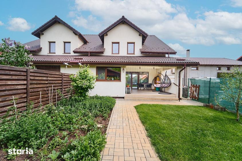 Casă cu 5 camere cu Teren 321 Mp în Săcălaz