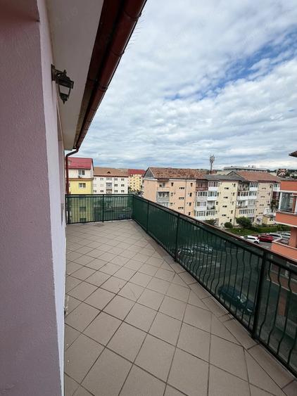 Apartament cu 2 camere decomandat în Ștrand