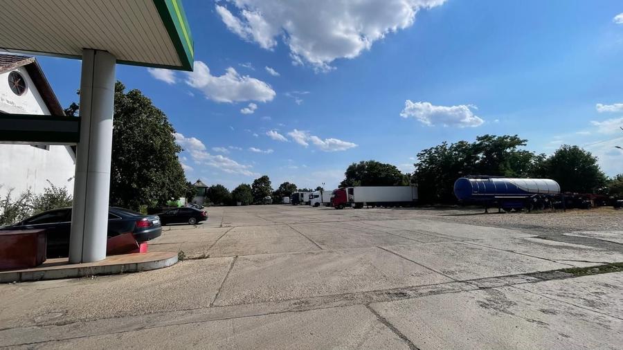 Spațiu comercial, de 2,100 mp, în Borș