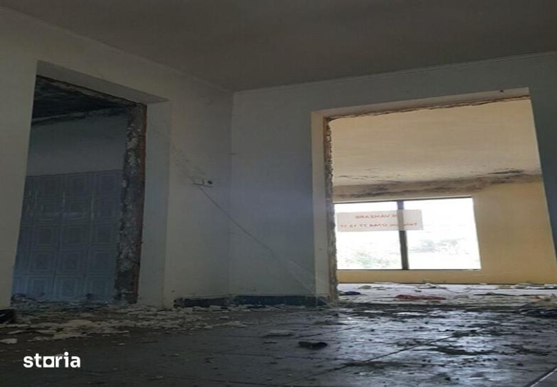 Casă cu 9 camere cu Teren 1936 Mp în Comarnic
