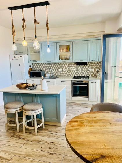 Apartament cu 2 camere decomandat în Neptun