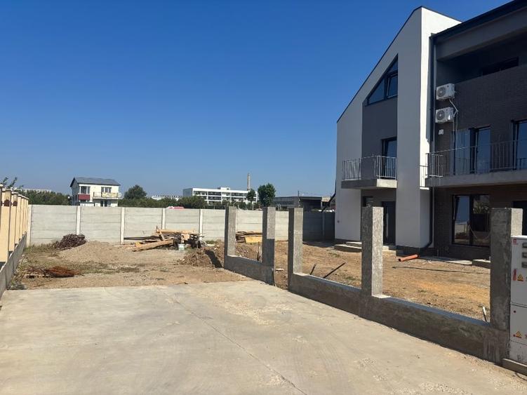 Casă cu 4 camere cu Canalizare în Theodor Pallady