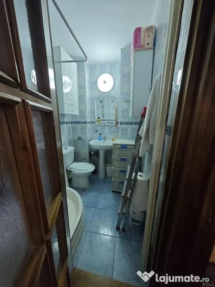 Apartament cu 4 camere decomandat în Central