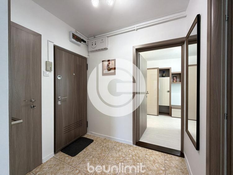 Apartament cu 3 camere decomandat, mobilat în Vasile Aaron