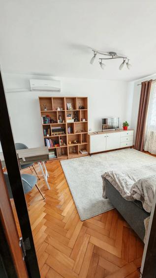 Apartament cu 2 camere decomandat în Central