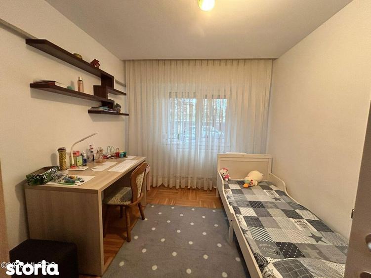 Apartament cu 3 camere decomandat, mobilat în Faleza Nord