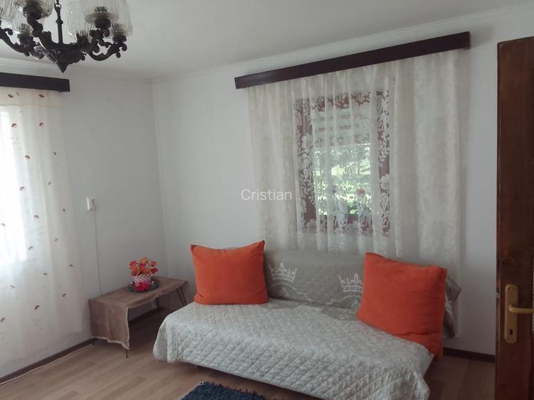 Casă cu 3 camere în Plopiș