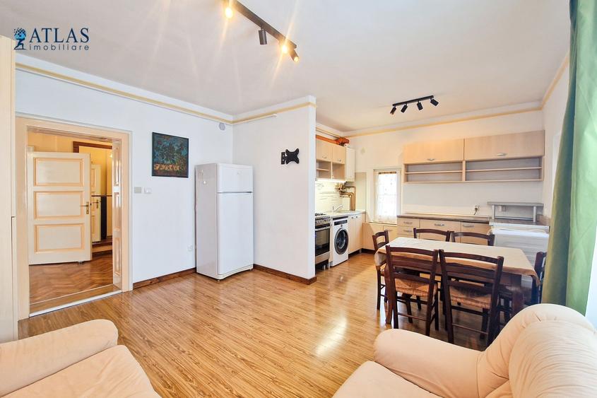 Apartament cu 3 camere decomandat, mobilat în Blumăna