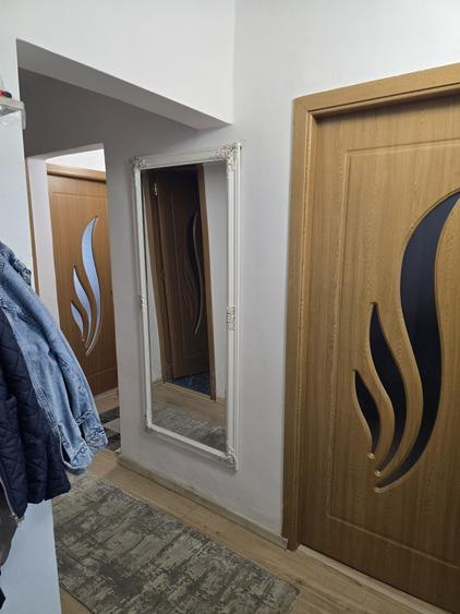 Apartament cu 3 camere decomandat în Câmpului
