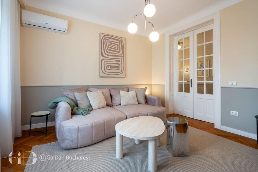 Apartament cu 4 camere, mobilat în Calea Victoriei