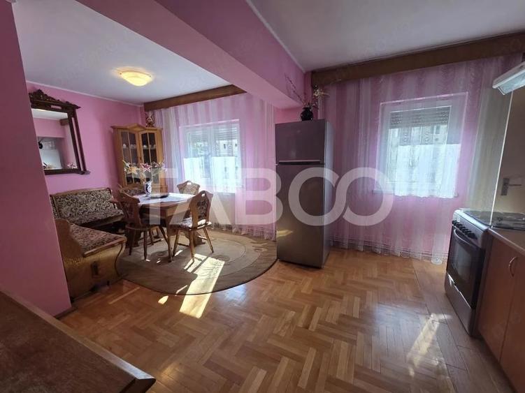 Apartament cu 2 camere decomandat în Central