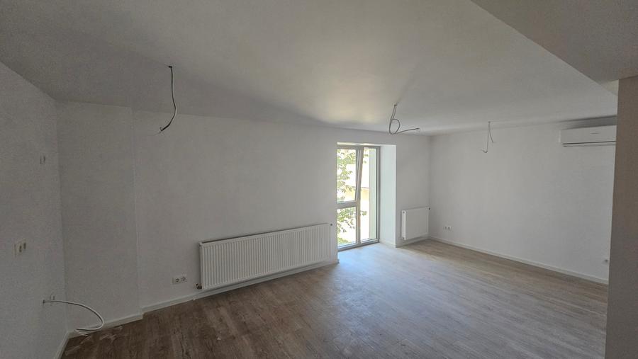 Apartament cu 2 camere decomandat în Tei