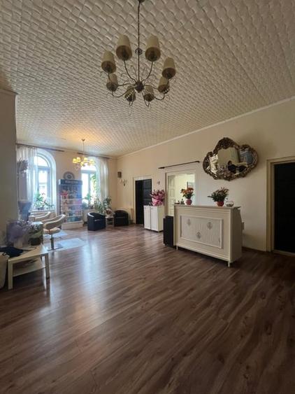 Spațiu comercial, de 721 mp, în Ultracentral