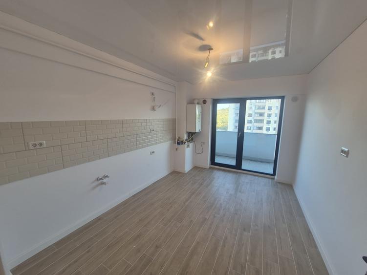 Apartament cu 3 camere decomandat în Nicolina