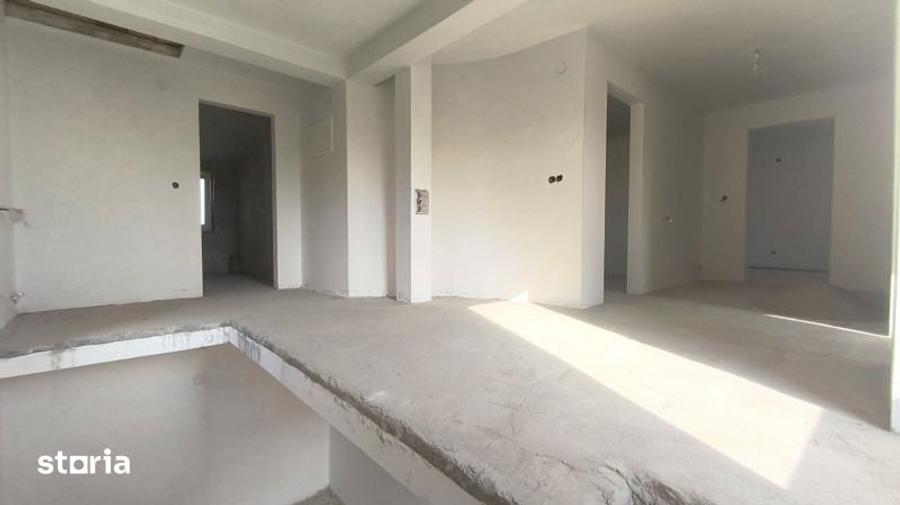 Casă cu 3 camere cu Teren 828 Mp în Șoimuș