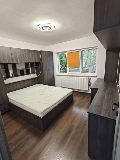 Apartament cu 3 camere în Plopilor