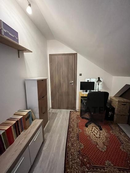 Apartament cu 3 camere semidecomandat, mobilat în Ștrand