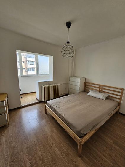 Apartament cu 3 camere decomandat în Dristor