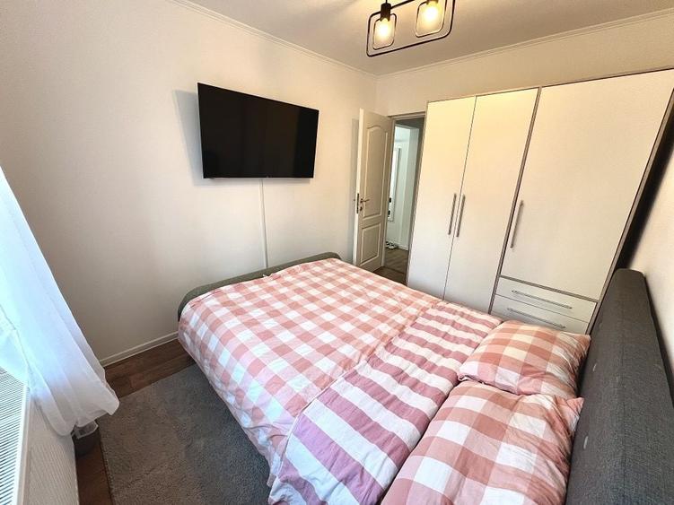 Apartament cu 3 camere semidecomandat în Central