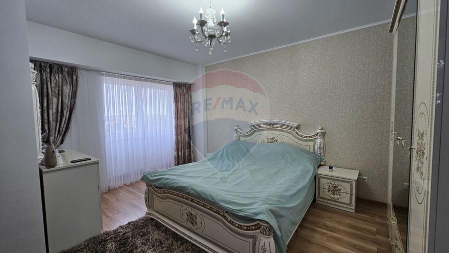 Apartament cu 3 camere decomandat, mobilat în Burdujeni