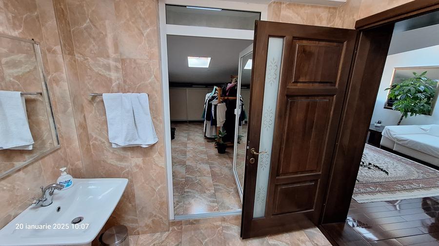 Casă cu 4 camere cu Canalizare în Coiciu