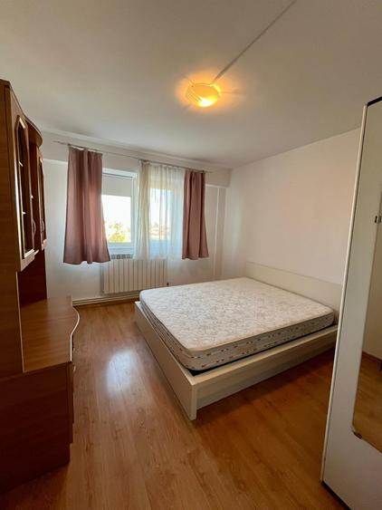 Apartament cu 2 camere decomandat în Casa de Cultură