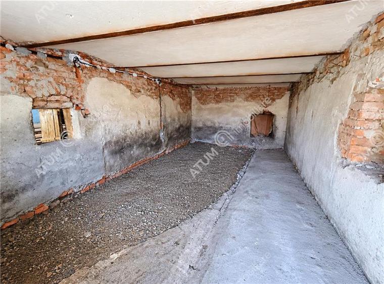 Casă individuală cu 4 camere cu Canalizare în Porumbacu de Sus