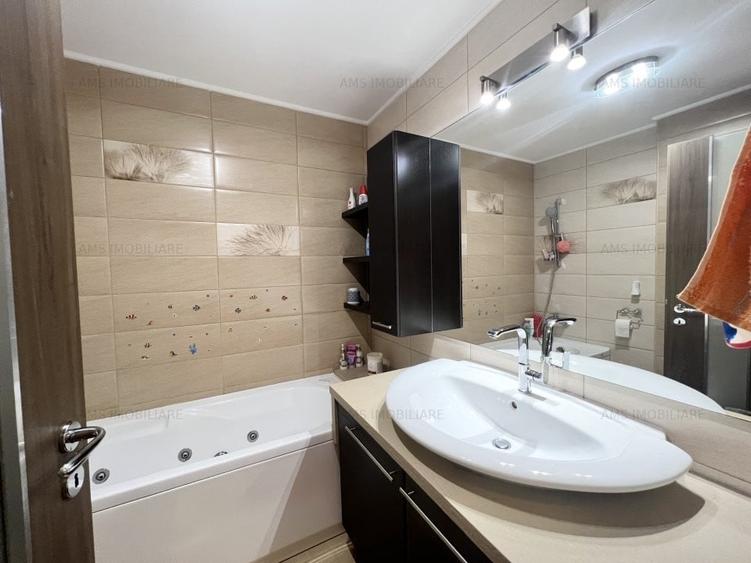 Apartament cu 3 camere decomandat, mobilat în Decebal