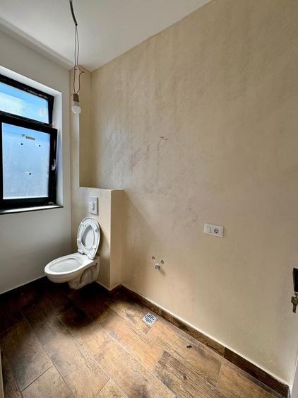 Casă cu 4 camere în Uiasca