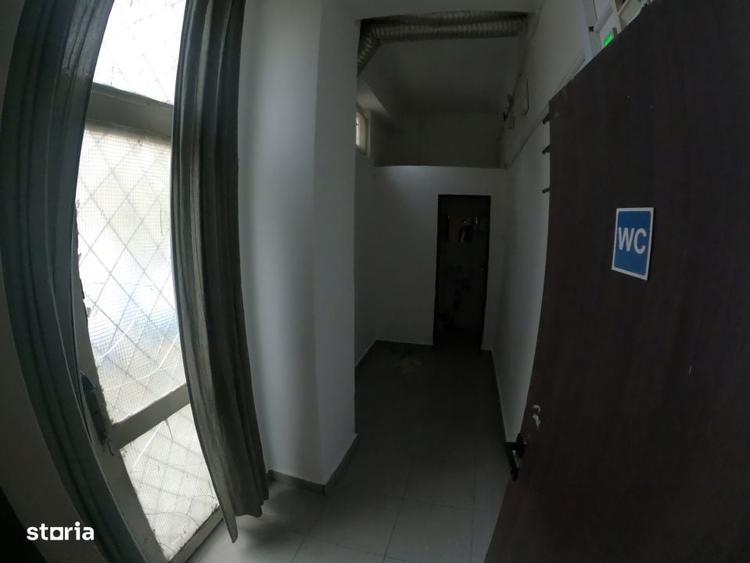 Spațiu comercial, de 70 mp, în Uiești