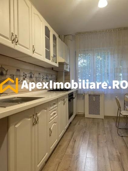 Apartament cu 3 camere decomandat, mobilat în Valea Ialomiței