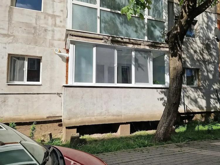 Apartament cu 2 camere semidecomandat în Cetate