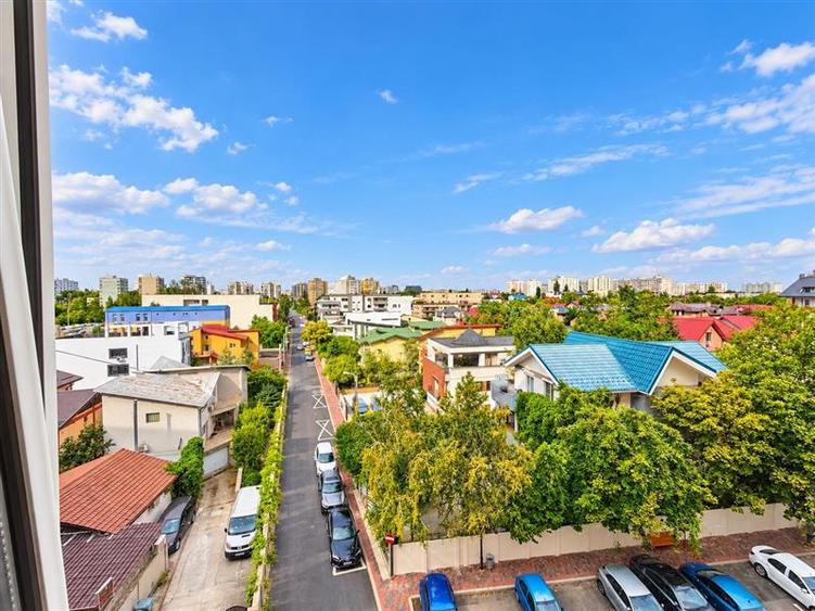 Apartament cu 2 camere decomandat, mobilat în Titan