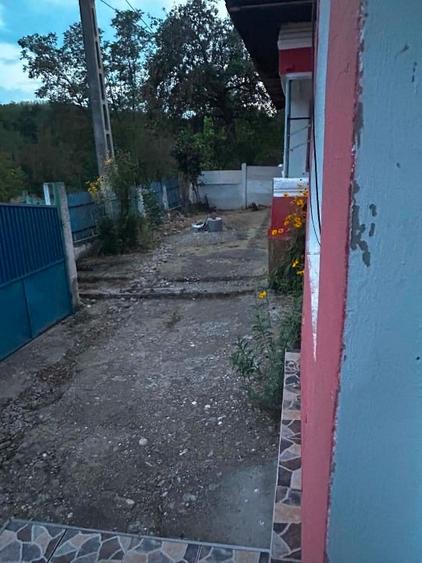 Casă cu 4 camere cu Teren 1000 Mp în Central