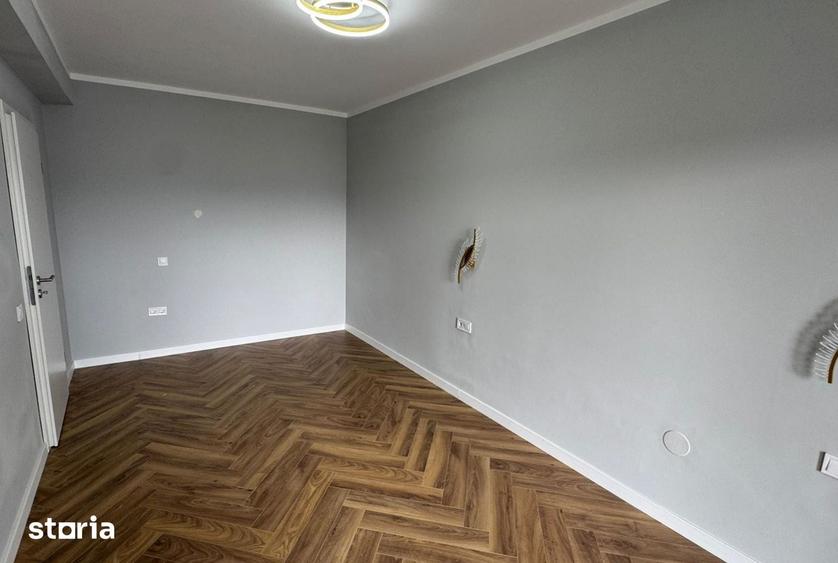 Apartament cu 3 camere decomandat în Cristian