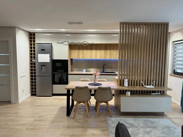 Apartament cu 3 camere semidecomandat în Florești