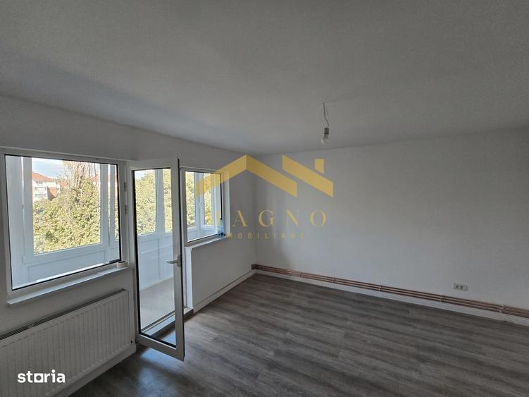 Apartament cu 4 camere decomandat, mobilat în Malul Mureșului
