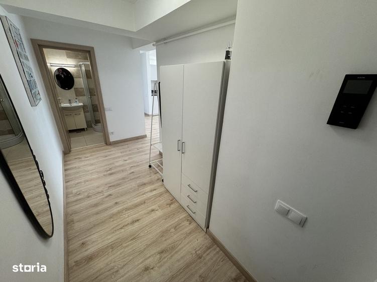 Apartament cu 3 camere semidecomandat în Pipera