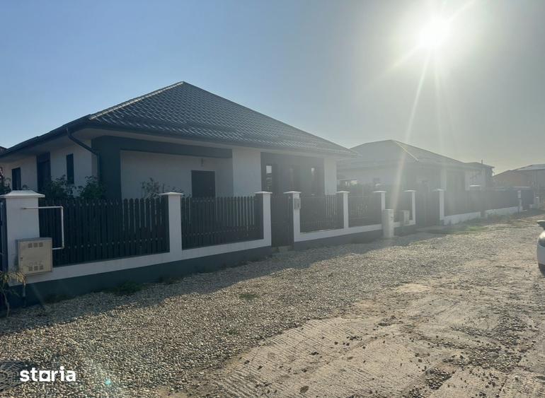 Casă cu 5 camere cu Teren 300 Mp în Central