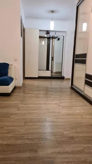 Apartament cu 2 camere semidecomandat, mobilat în 13 Septembrie