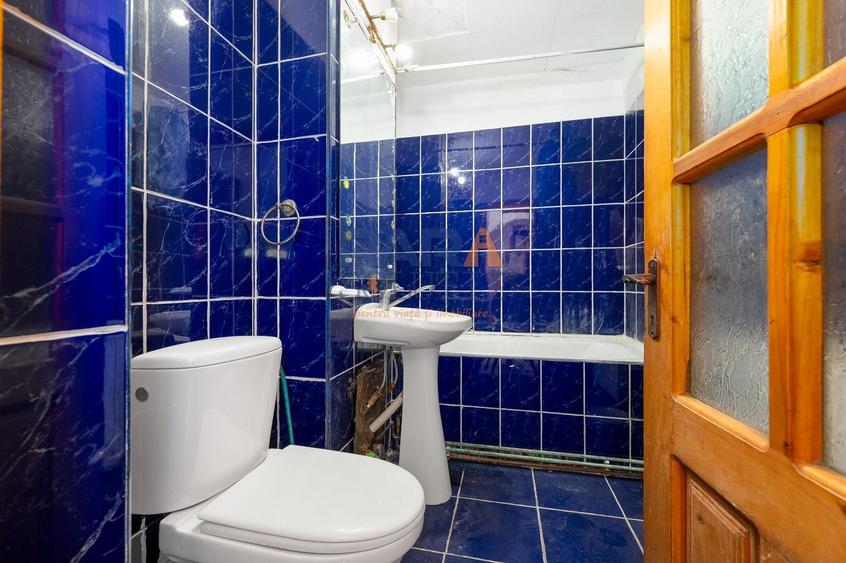 Apartament cu 3 camere decomandat, mobilat în Sud