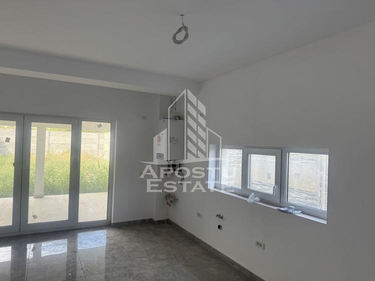 Duplex cu 4 camere cu Canalizare în Giarmata