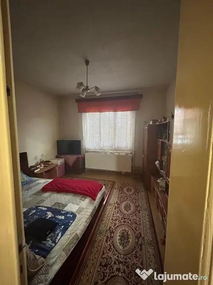Casă cu 3 camere cu Teren 532 Mp în Central