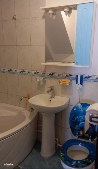 Apartament cu 2 camere în Podu Roș