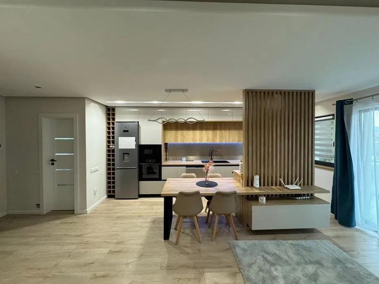 Apartament cu 3 camere semidecomandat, mobilat în Florești — fotografia 1