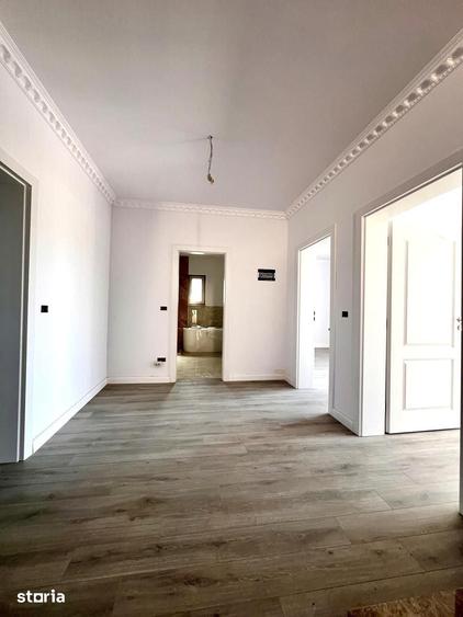 Casă cu 5 camere cu Teren 1000 Mp în Sânandrei