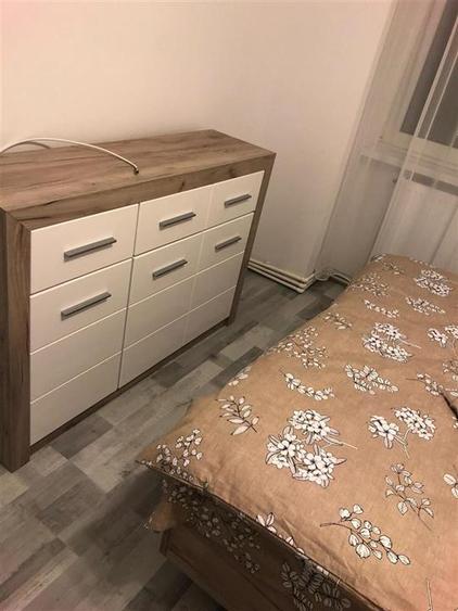 Apartament cu 2 camere semidecomandat, mobilat în Independenței