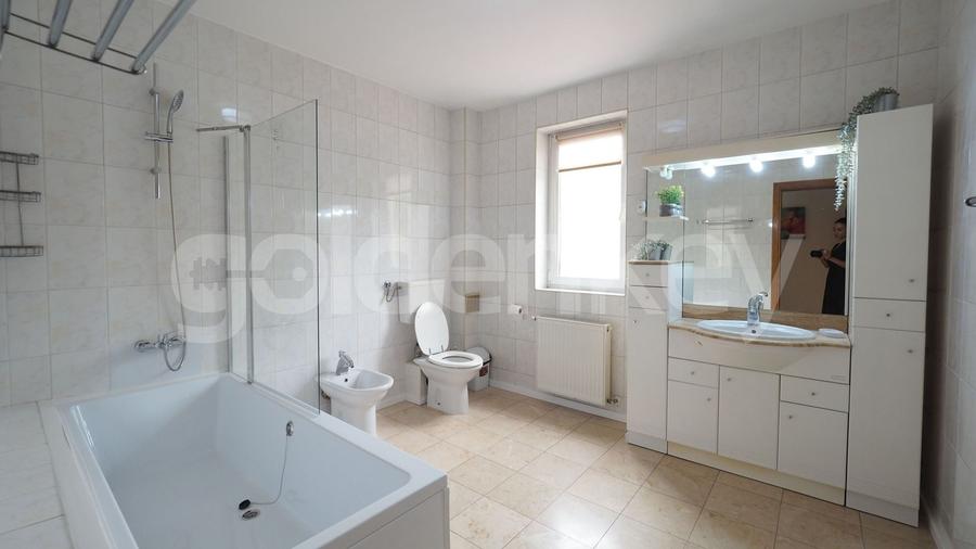 Duplex cu 5 camere cu Canalizare în Iancu Nicolae