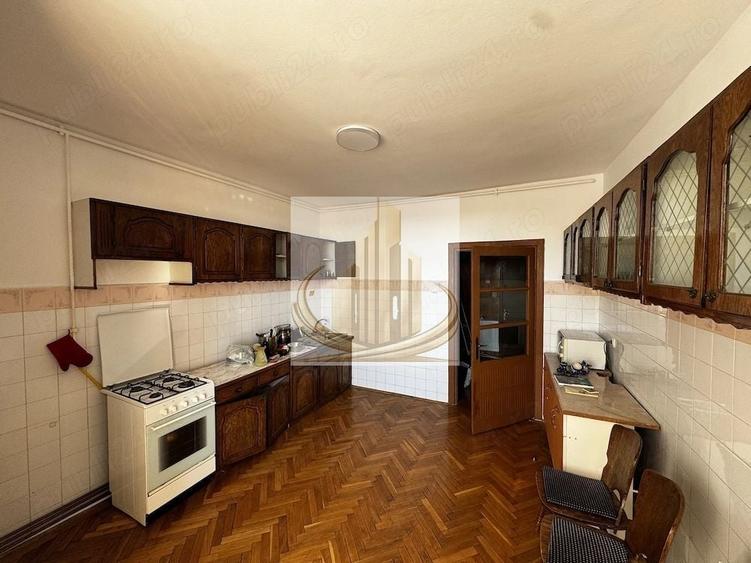 Apartament cu 4 camere decomandat în Kiriac